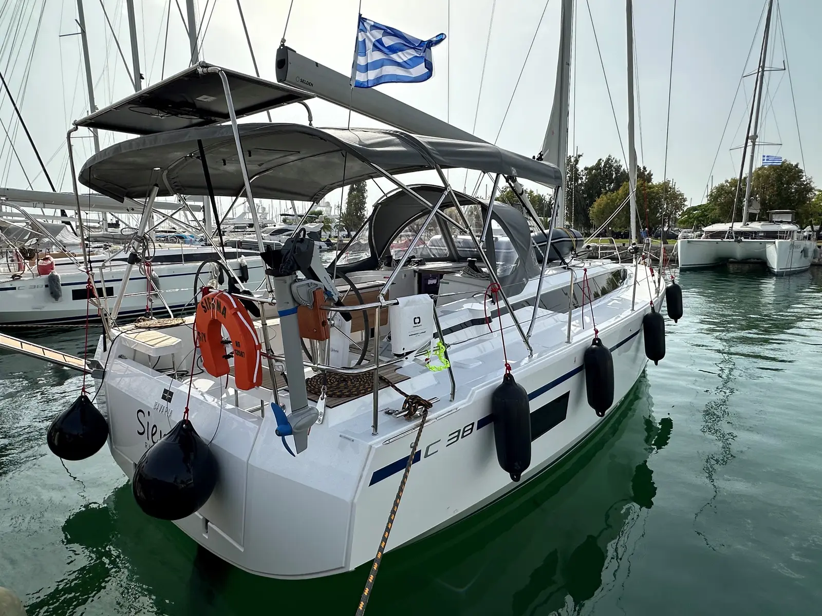 S/Y Sienna, photograph 2