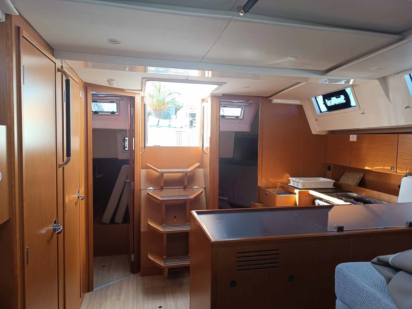 Kipawa II, Interior image