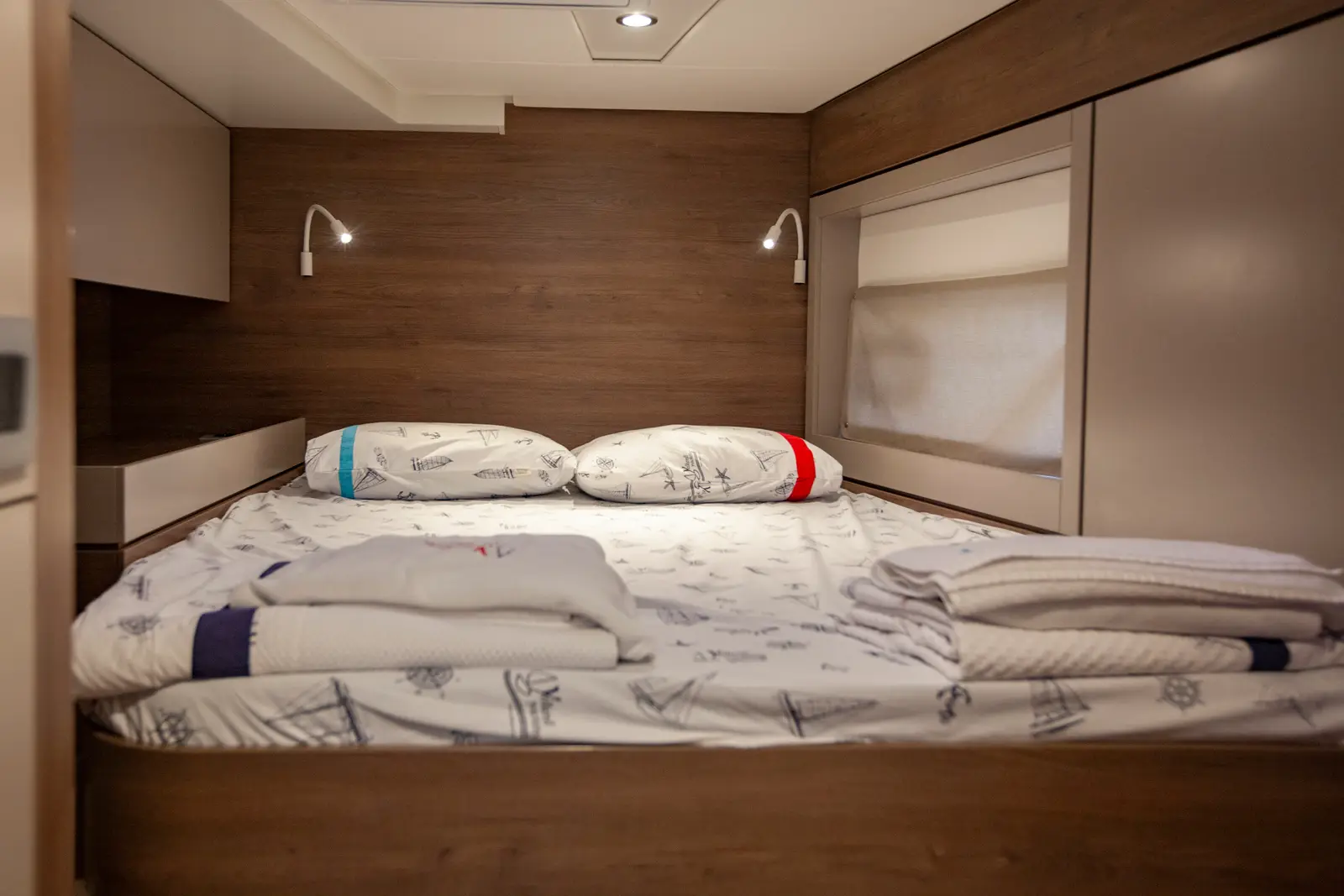 Rhapsody in Blue, Front Cabin (starboard side)