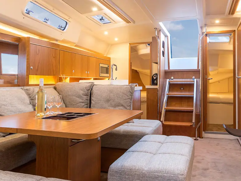AF-H455, Interior image