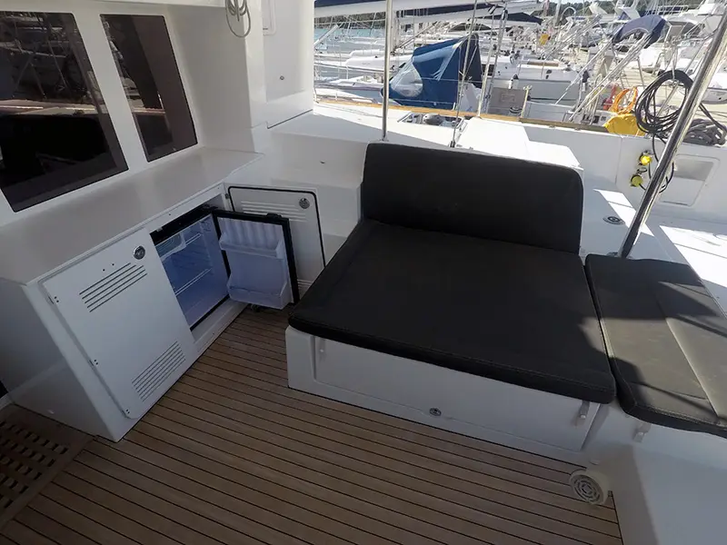 Zuzo 2, Lagoon 450F