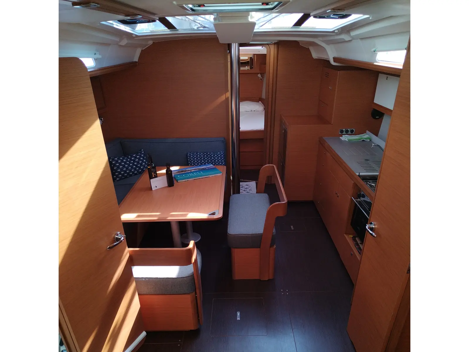 Triumph, Interior image