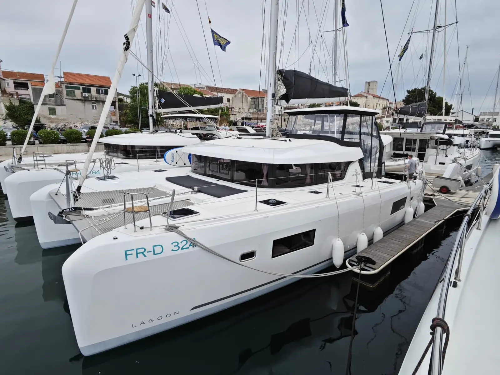 GRAND DELUXE III, Lagoon 42