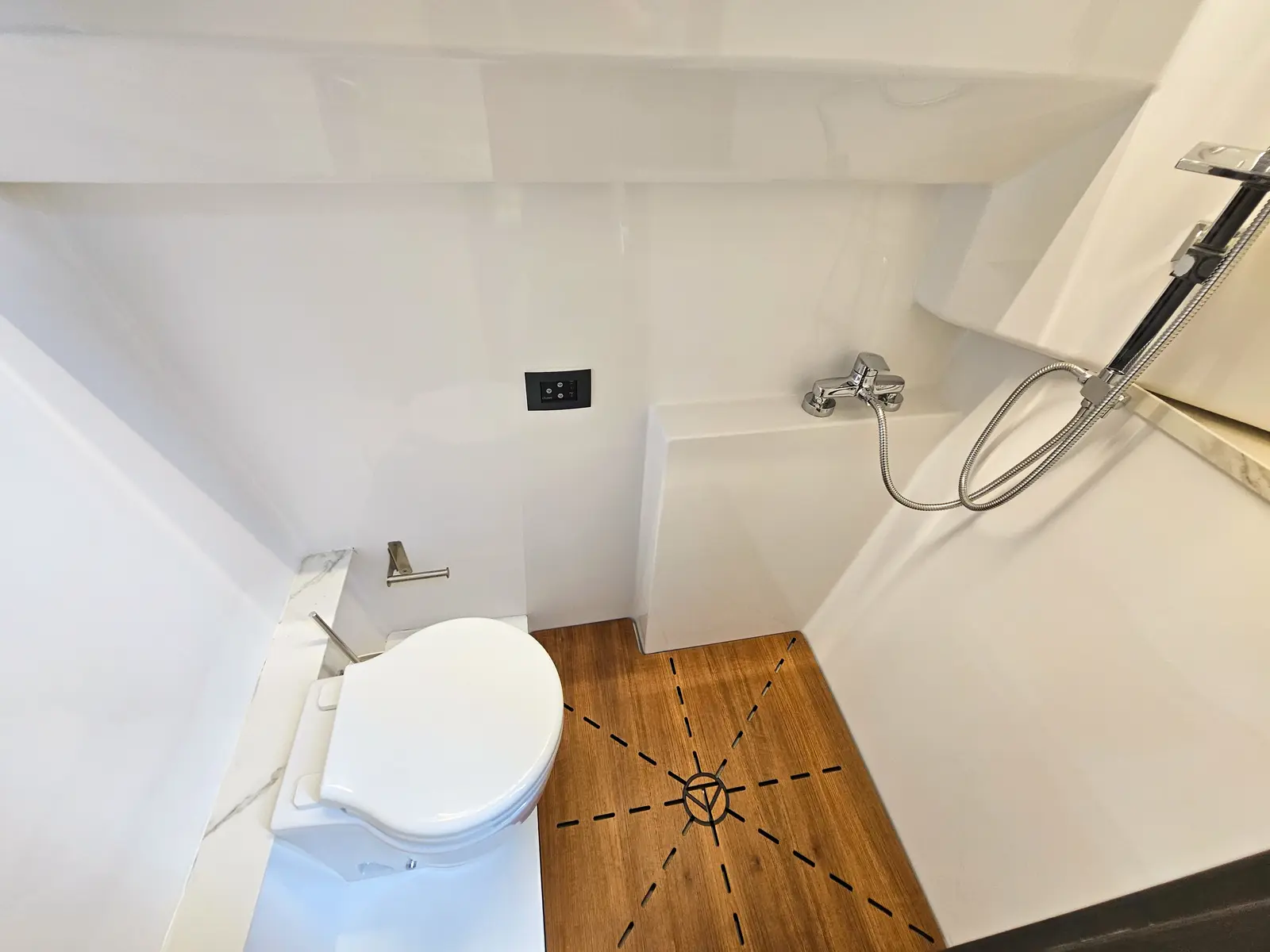 LASTOVO, wc 2