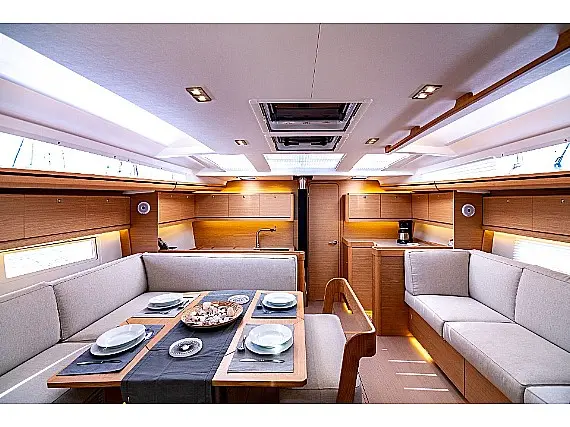 Blue Moon, Interior image