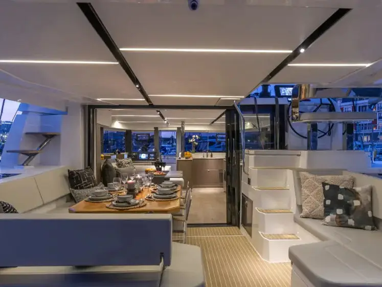 Sunsail 464 Premium Plus, Interior image