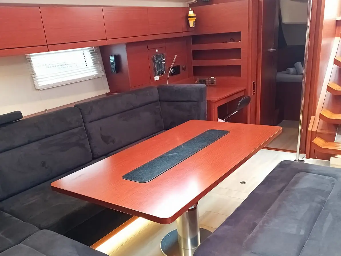 Quantum Wave, Interior image