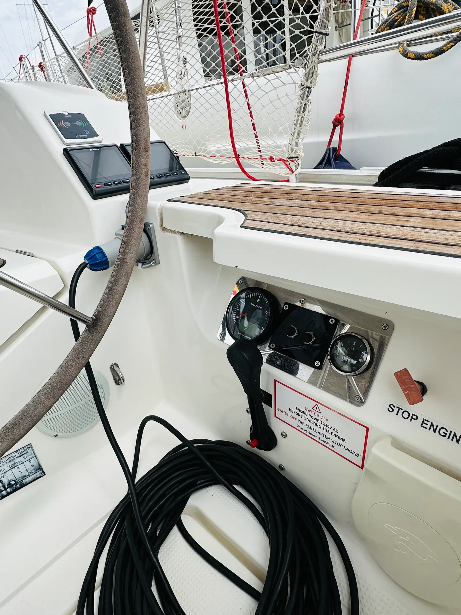 S/Y Yvonne, photograph 7