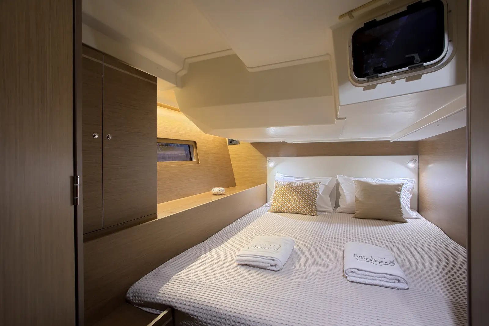Premium +, Cabin