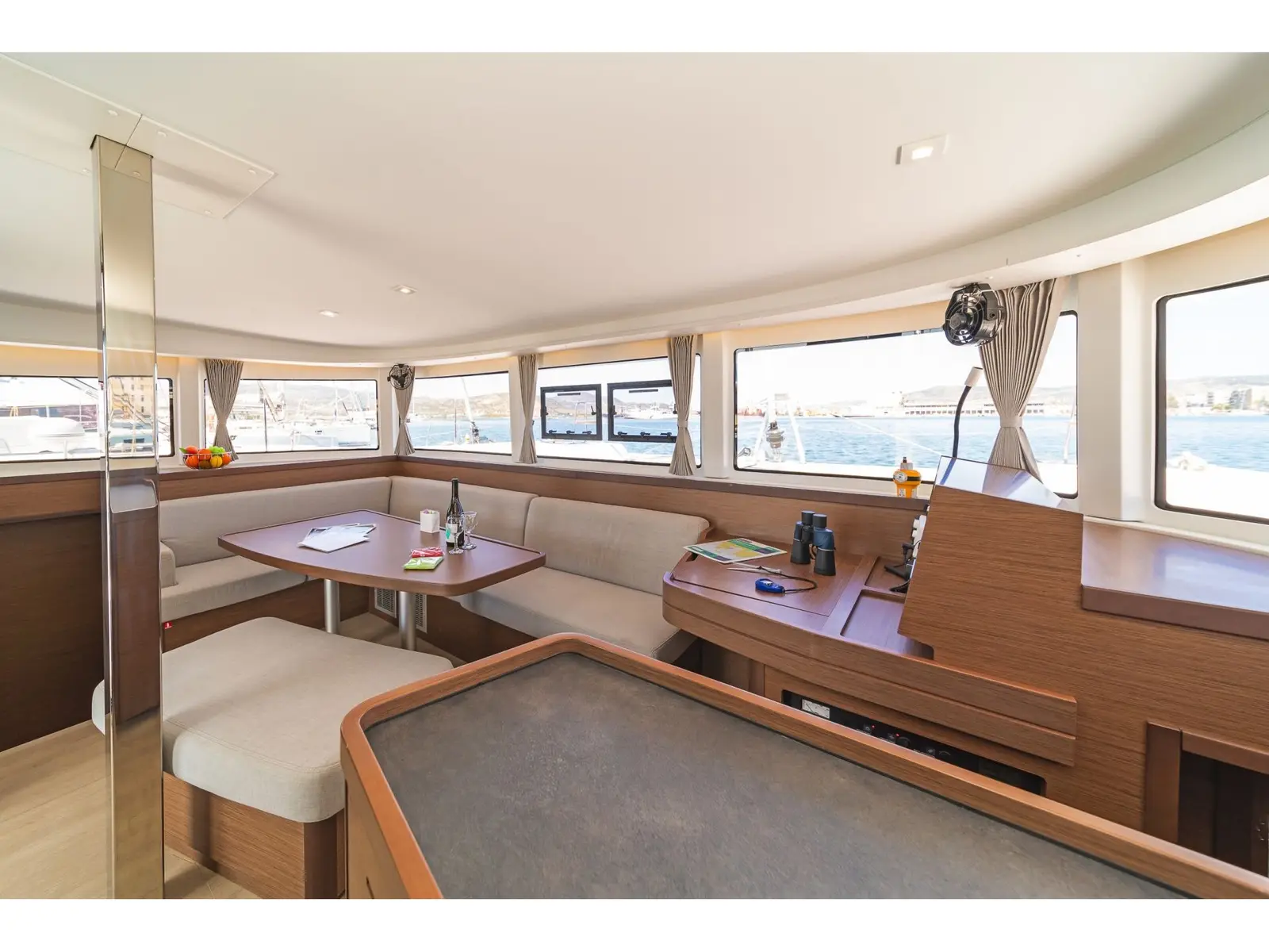 White Waves, Interior image