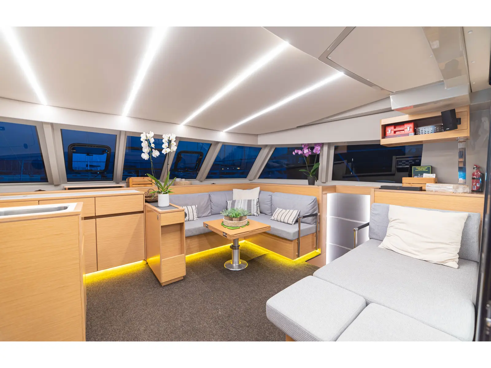 AG Princess, Interior image
