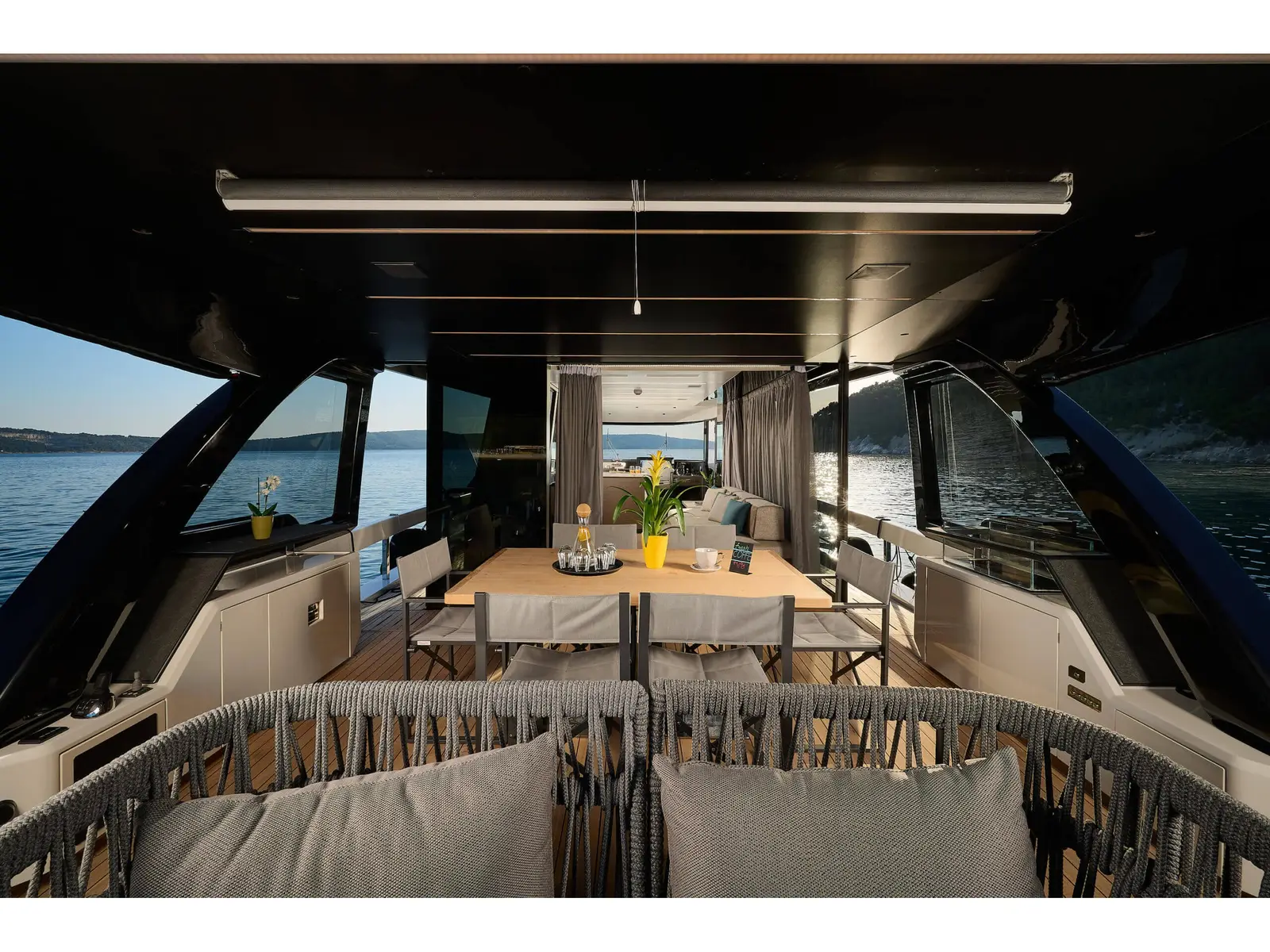 Premium +, Interior image