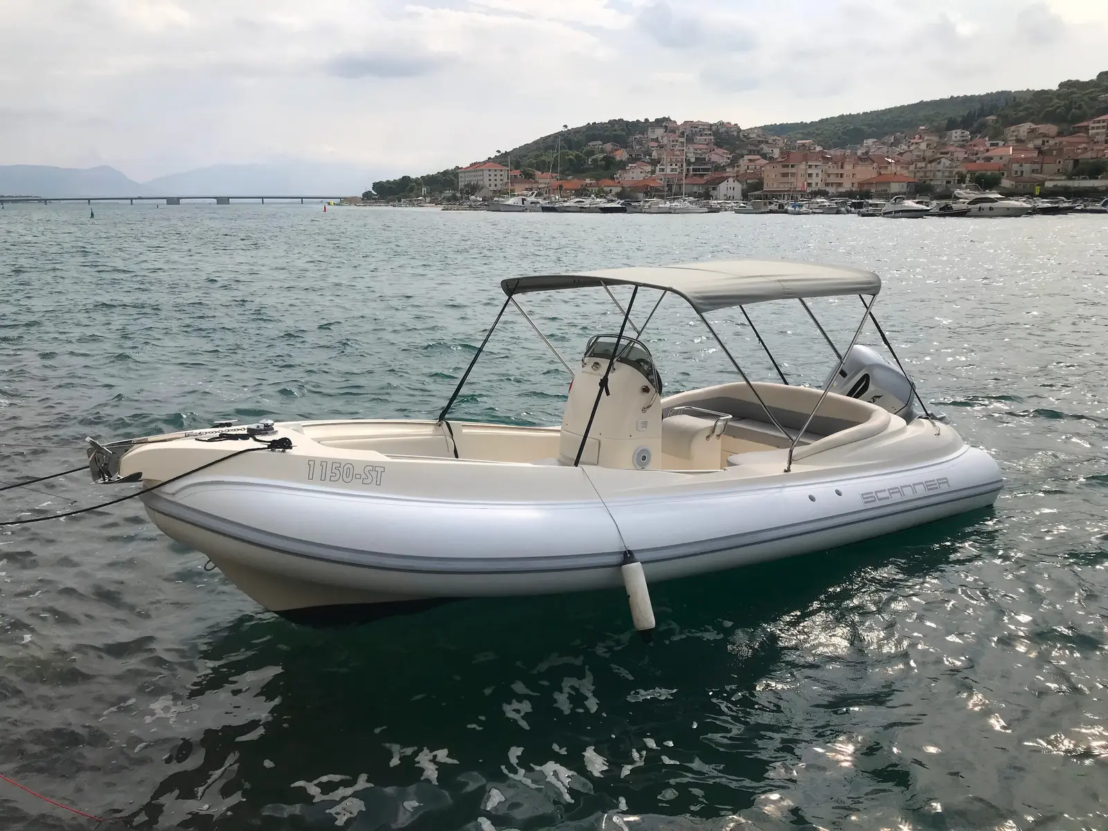 Envy Tender, Interior image