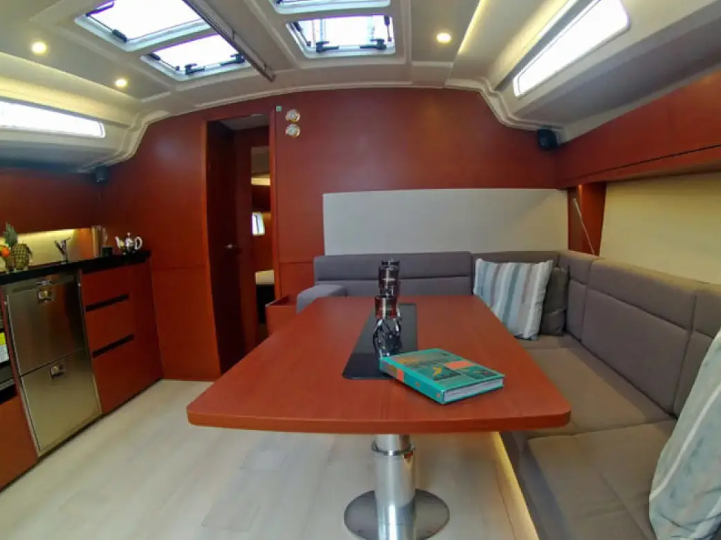 Aktea, Interior image