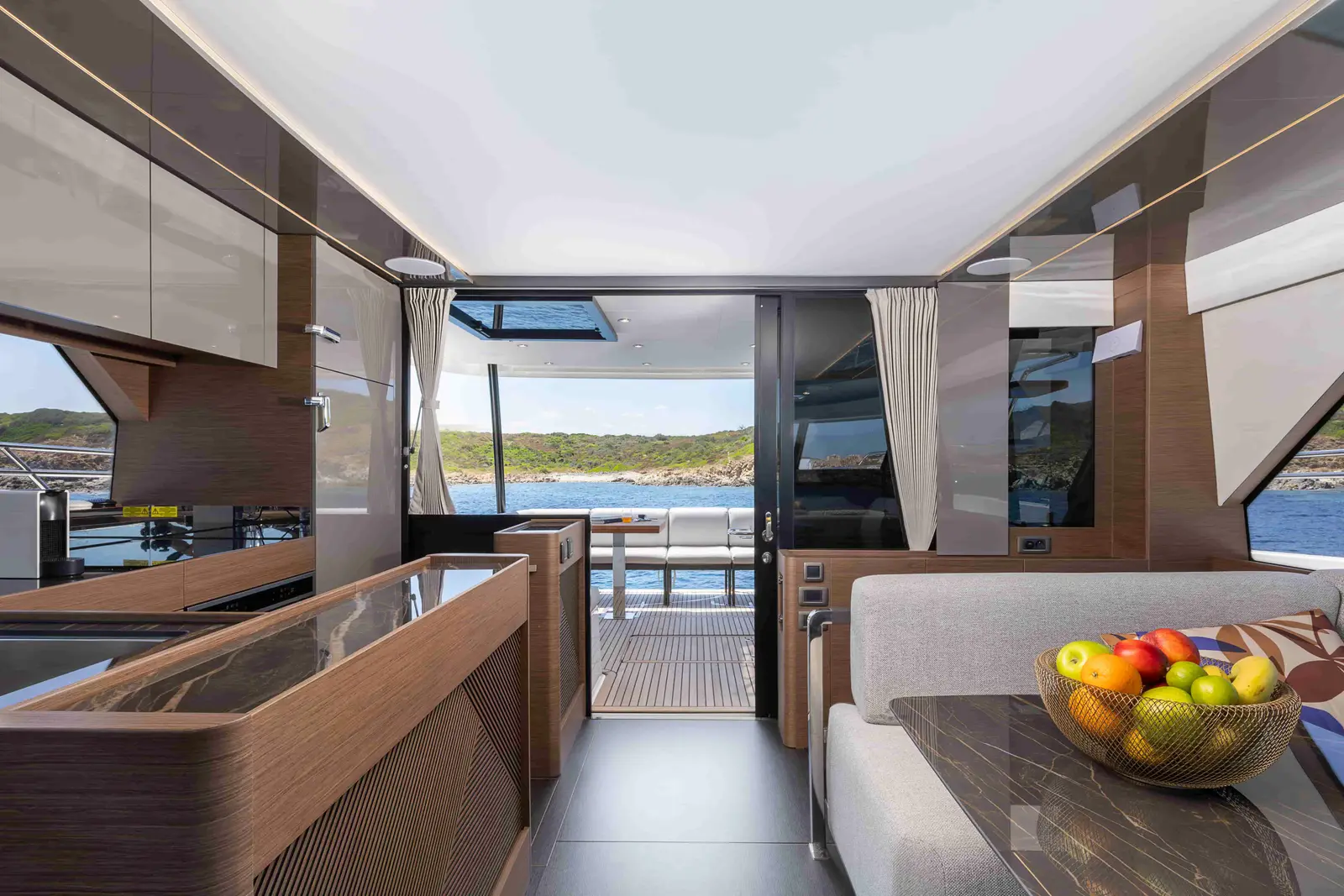 Premium +, Interior image
