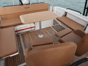 Olive Sea 1, Interior image