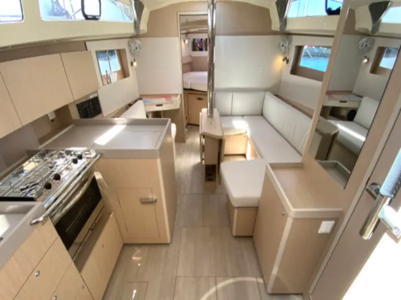 Frankfurt, Interior image