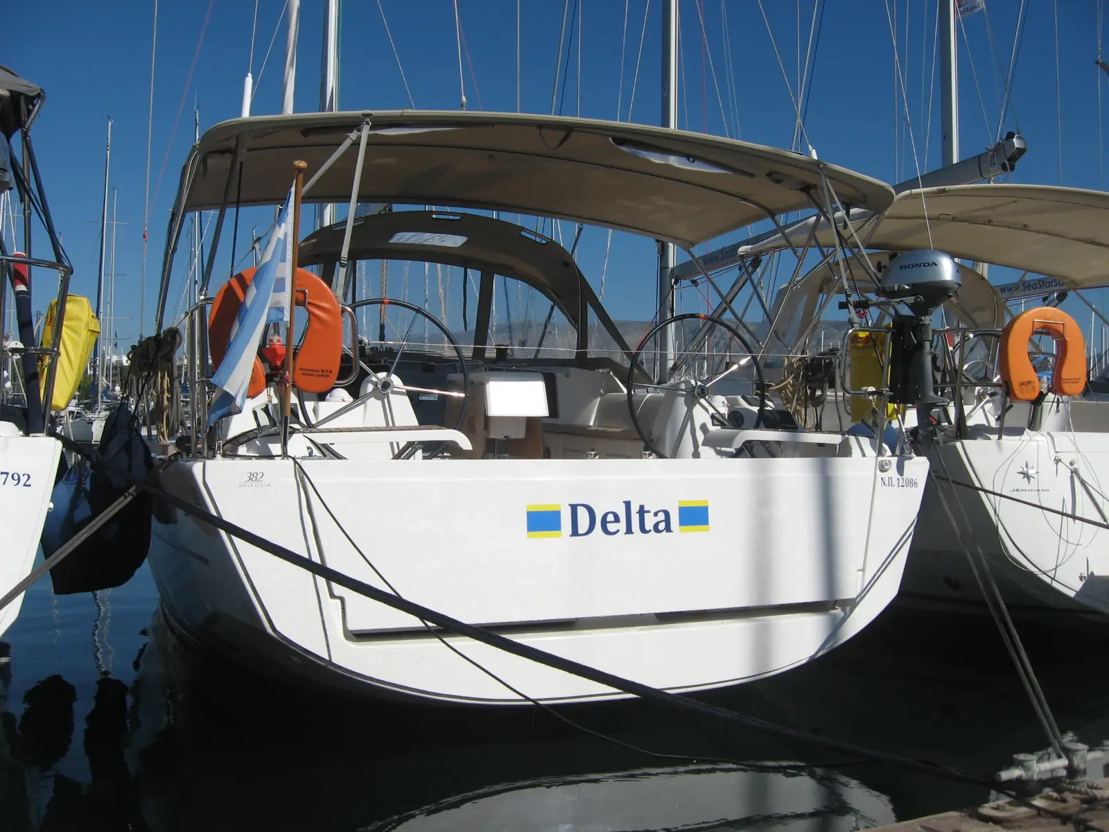 Delta, Main image