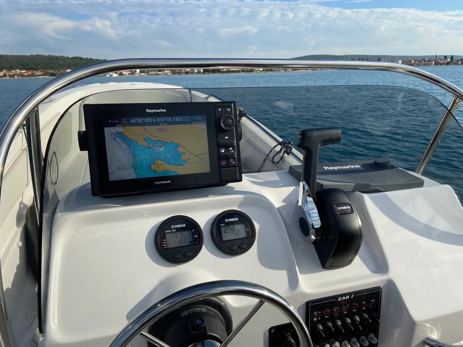 no name, Interior image