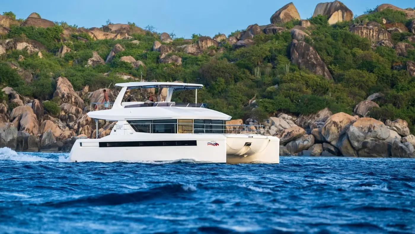 Moorings 464PC Exclusive Plus, photograph 2