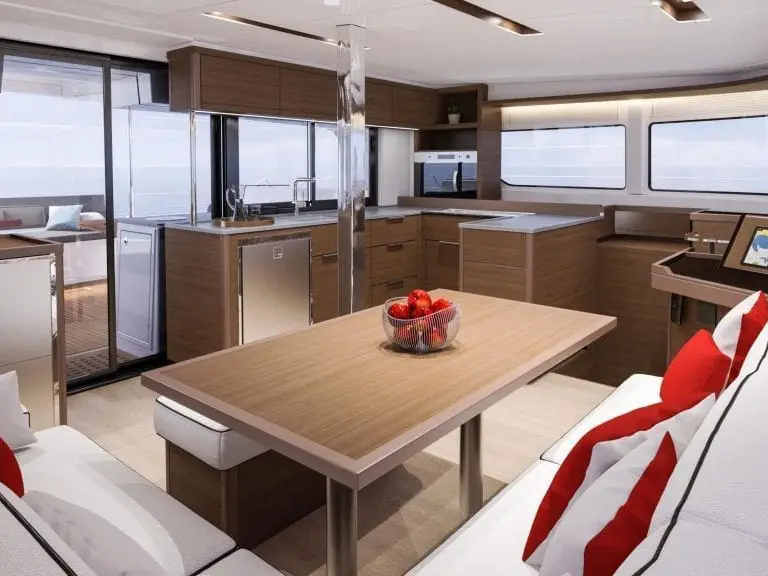 Kosmo, Interior image