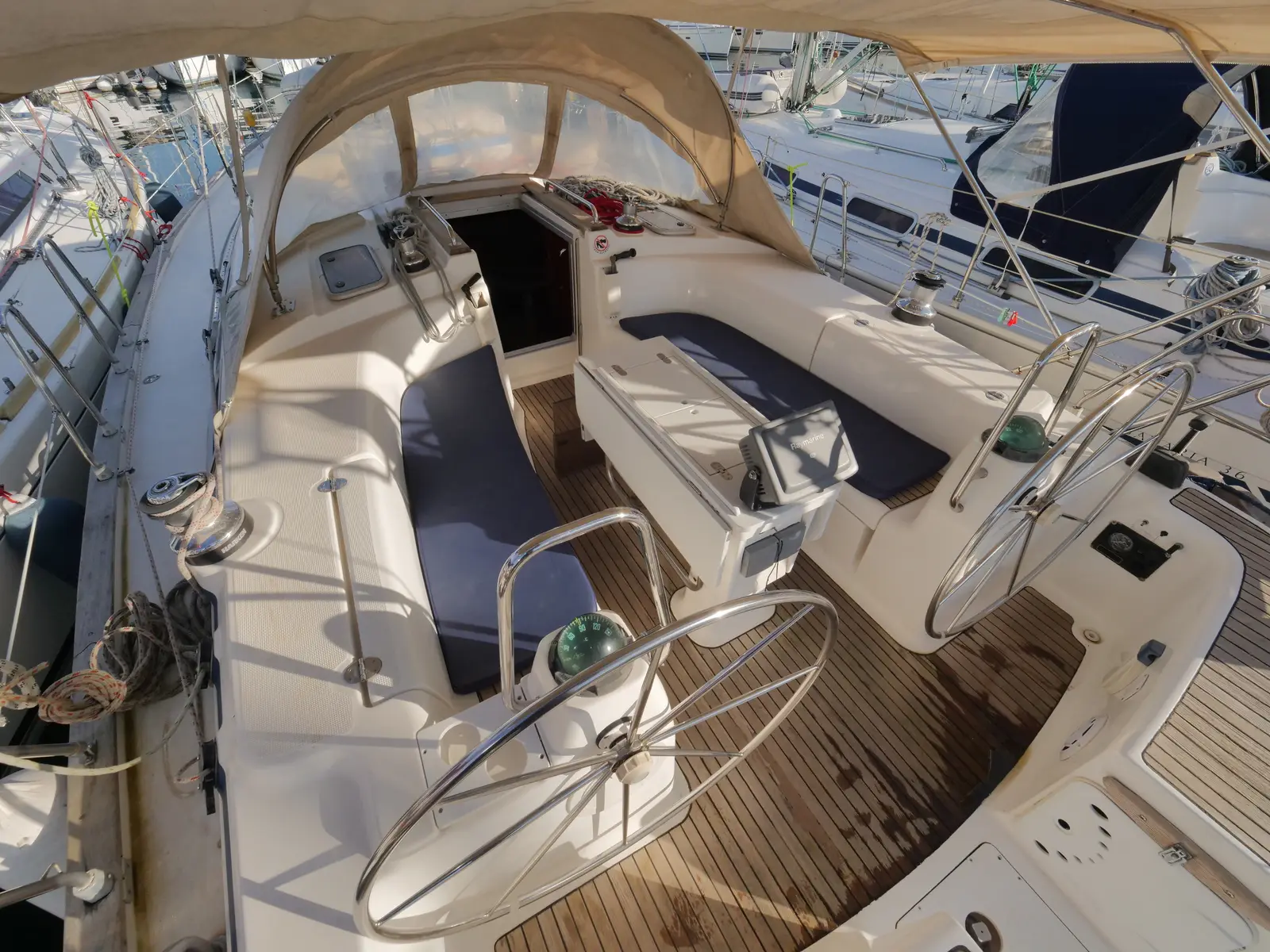 Velero, photograph 2