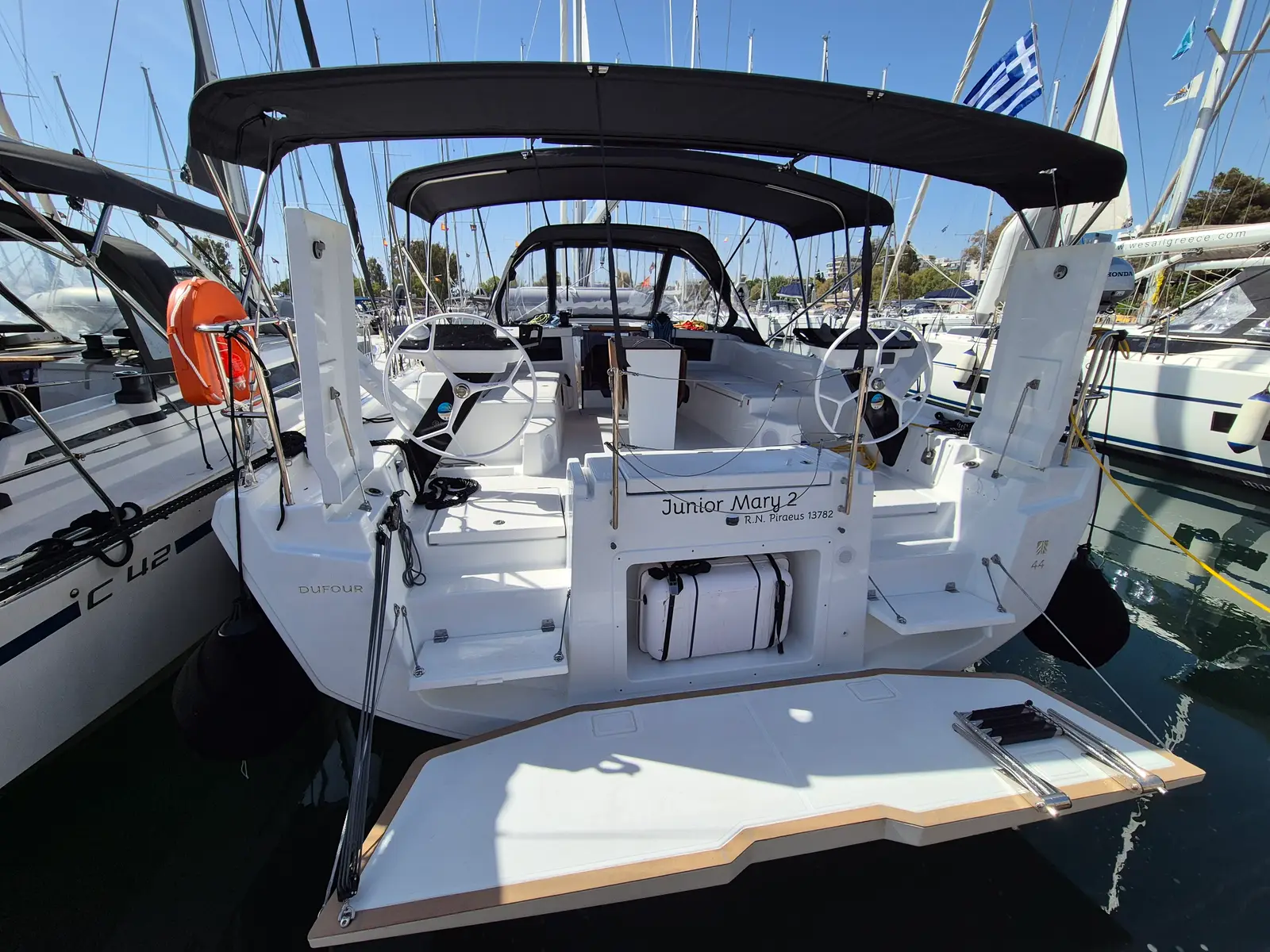Junior Mary 2, Main image