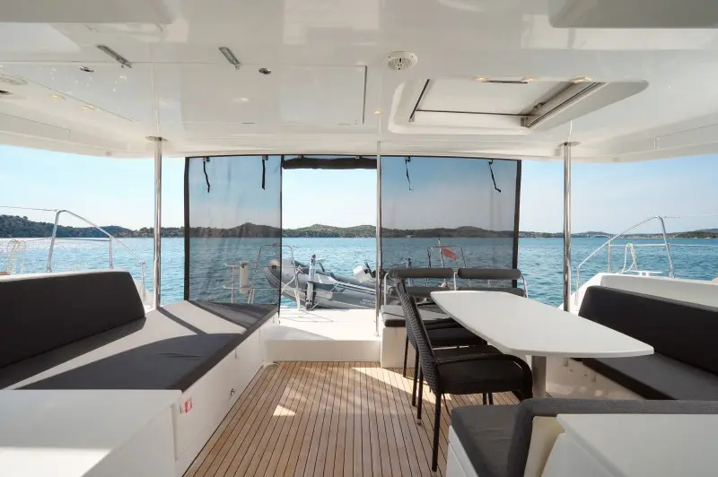 Zuzo 2, Lagoon 450