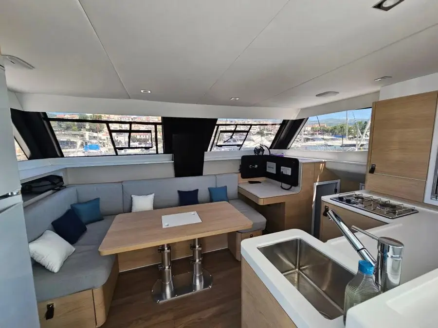 Orphea, Interior image