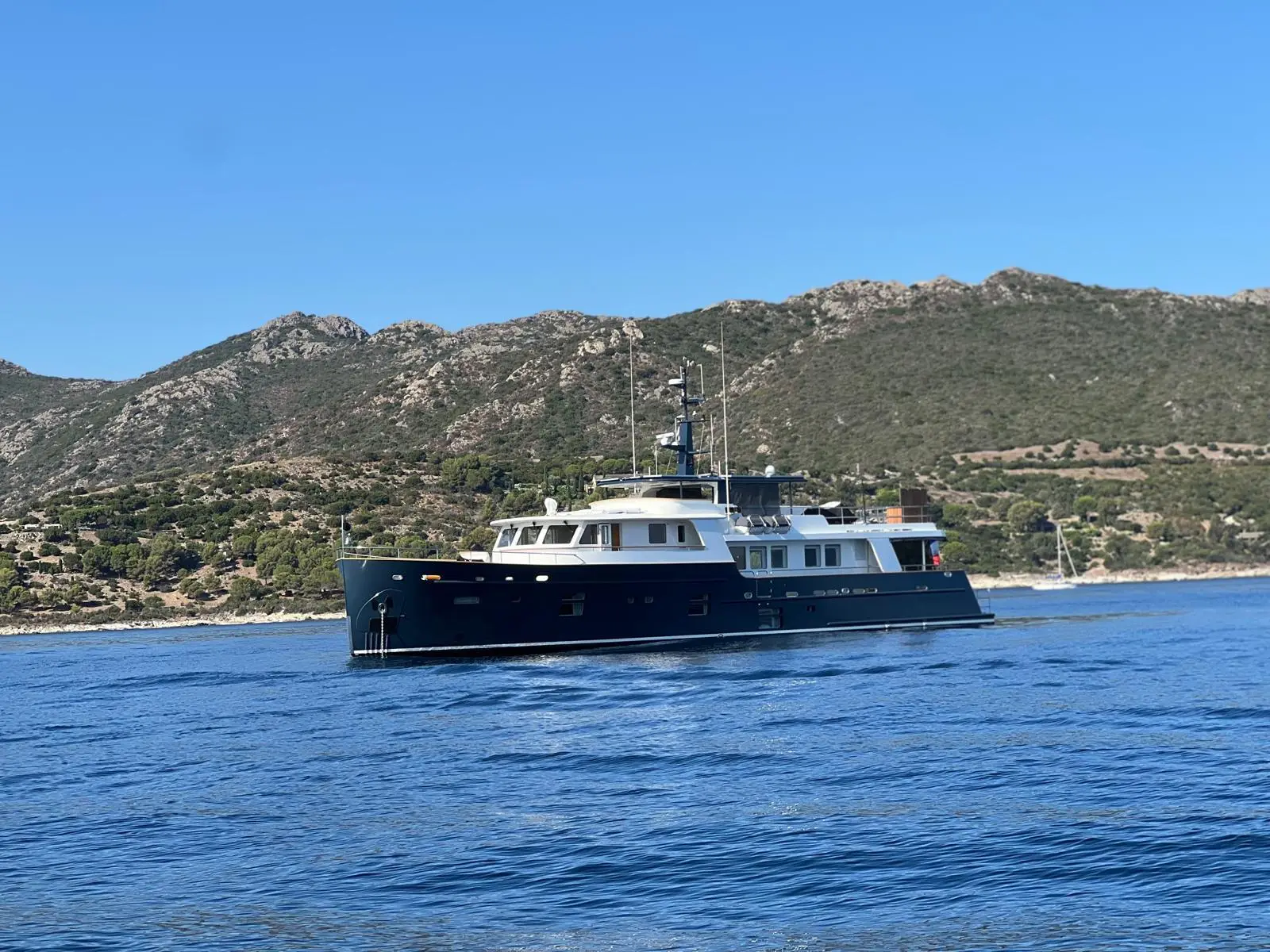 ARAOK II, Main image