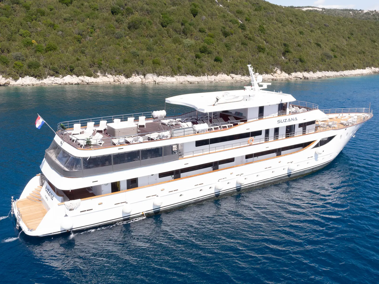 Suzana, Main image