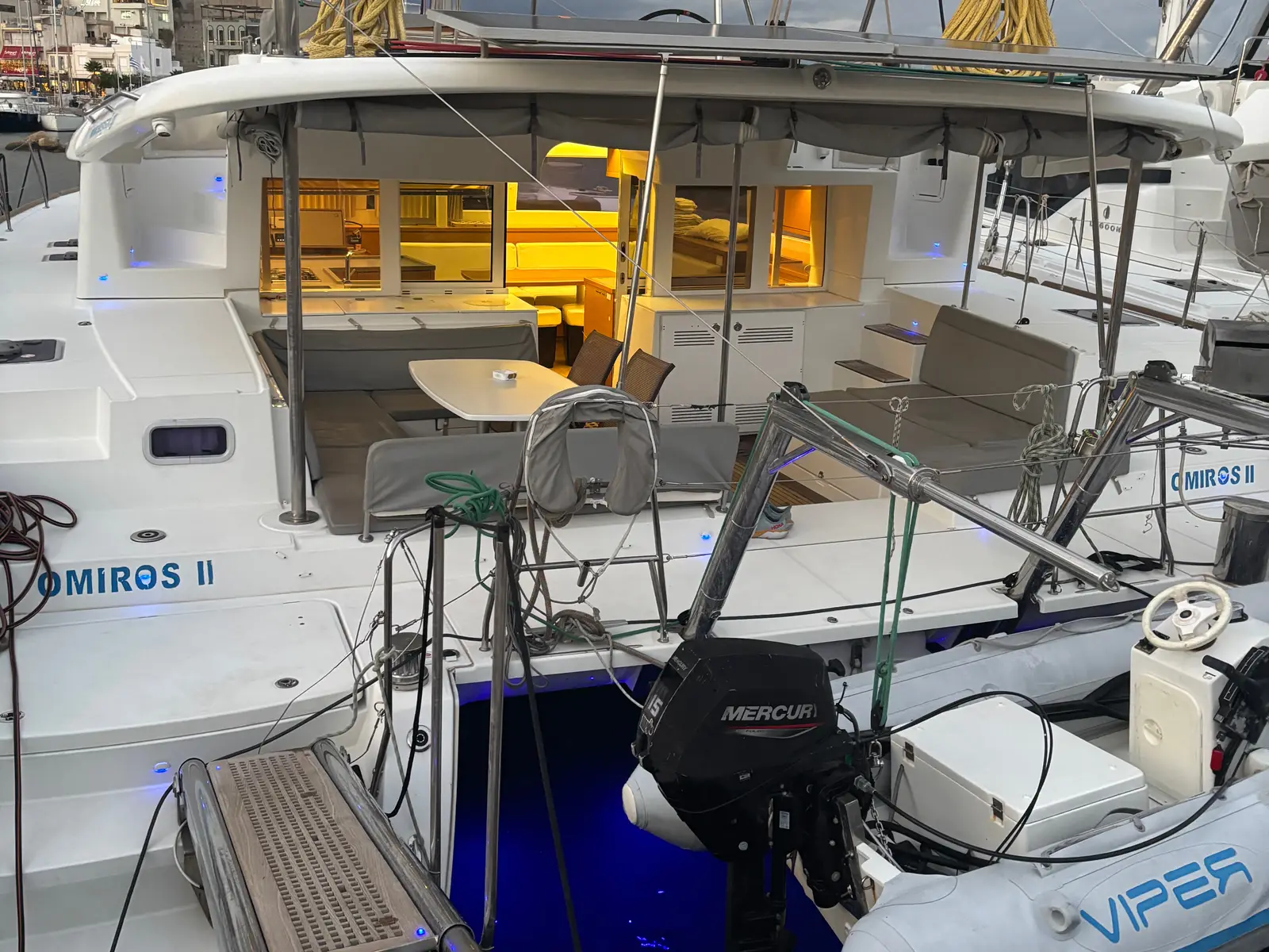 Omiros II, Main image