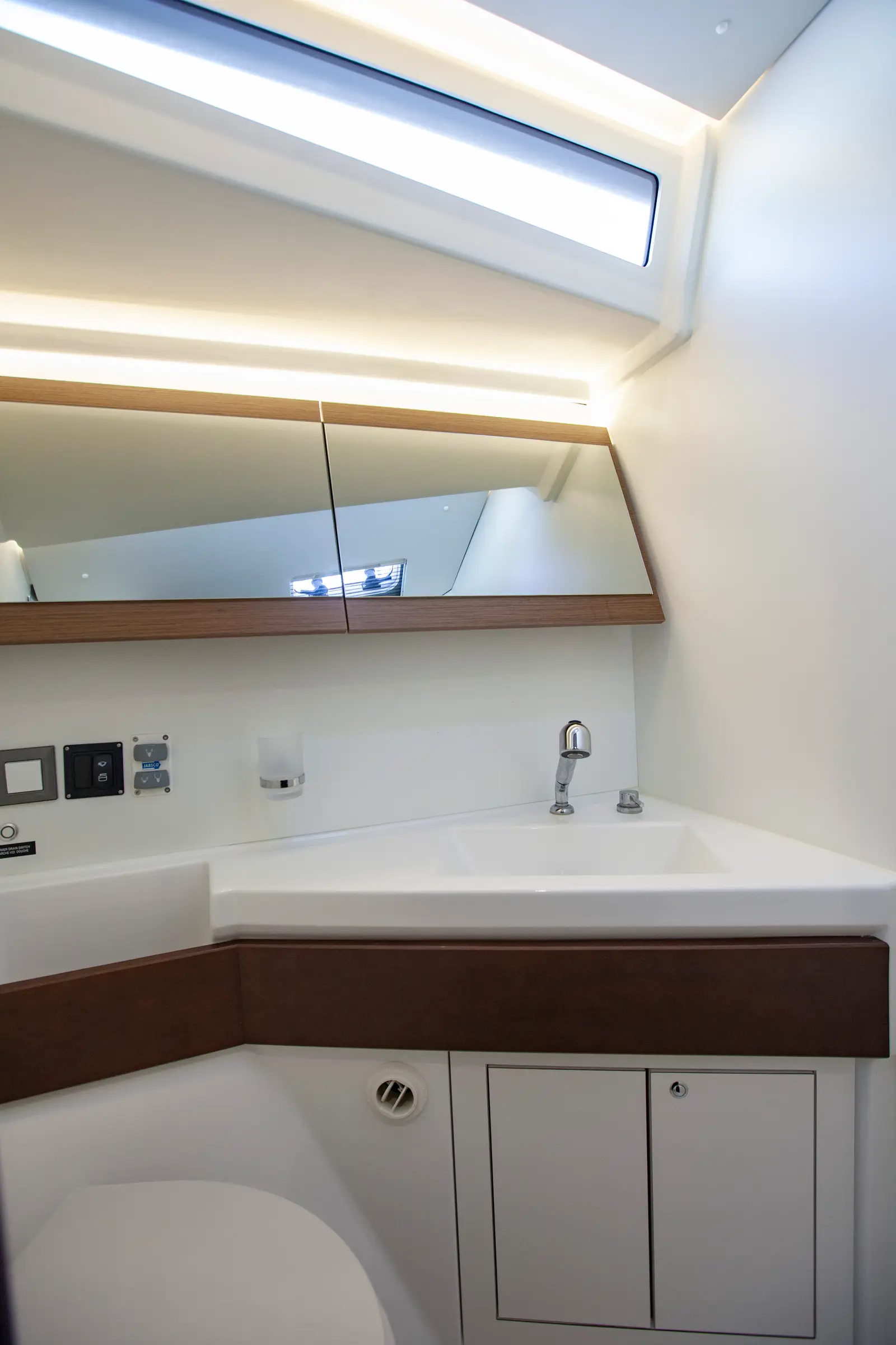 BreezY, Front WC (port side)