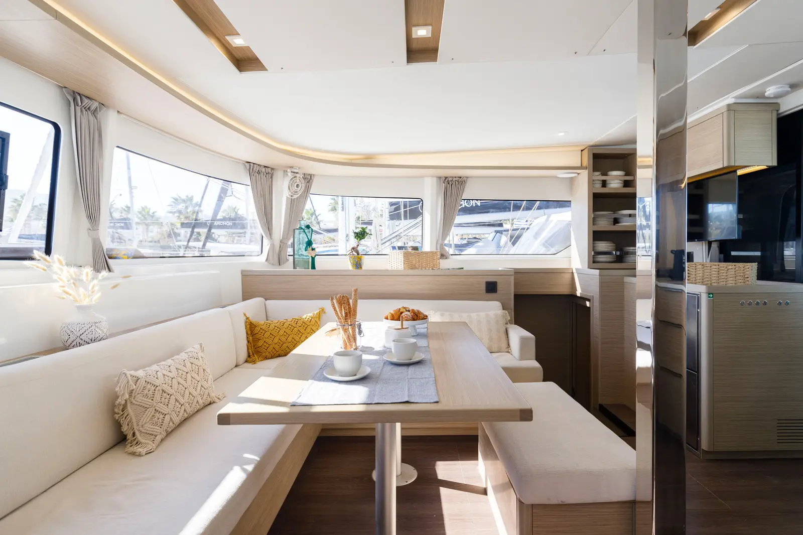 Xenia, Interior image