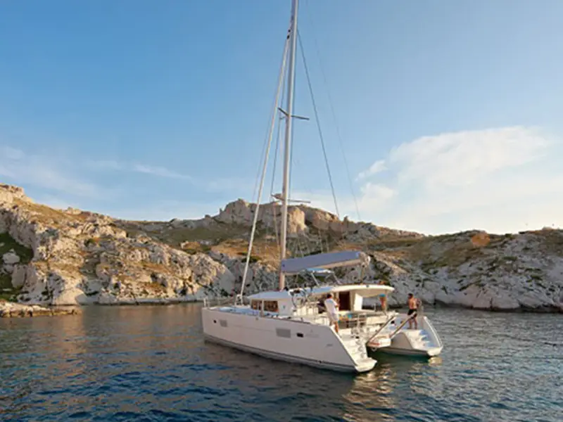 Christina I, Lagoon 400 S2
