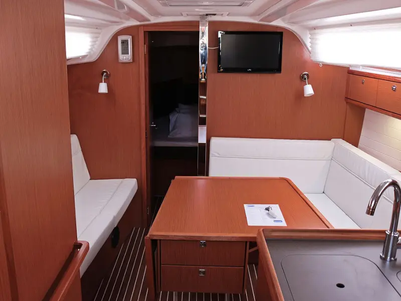 ANDREA, Interior image