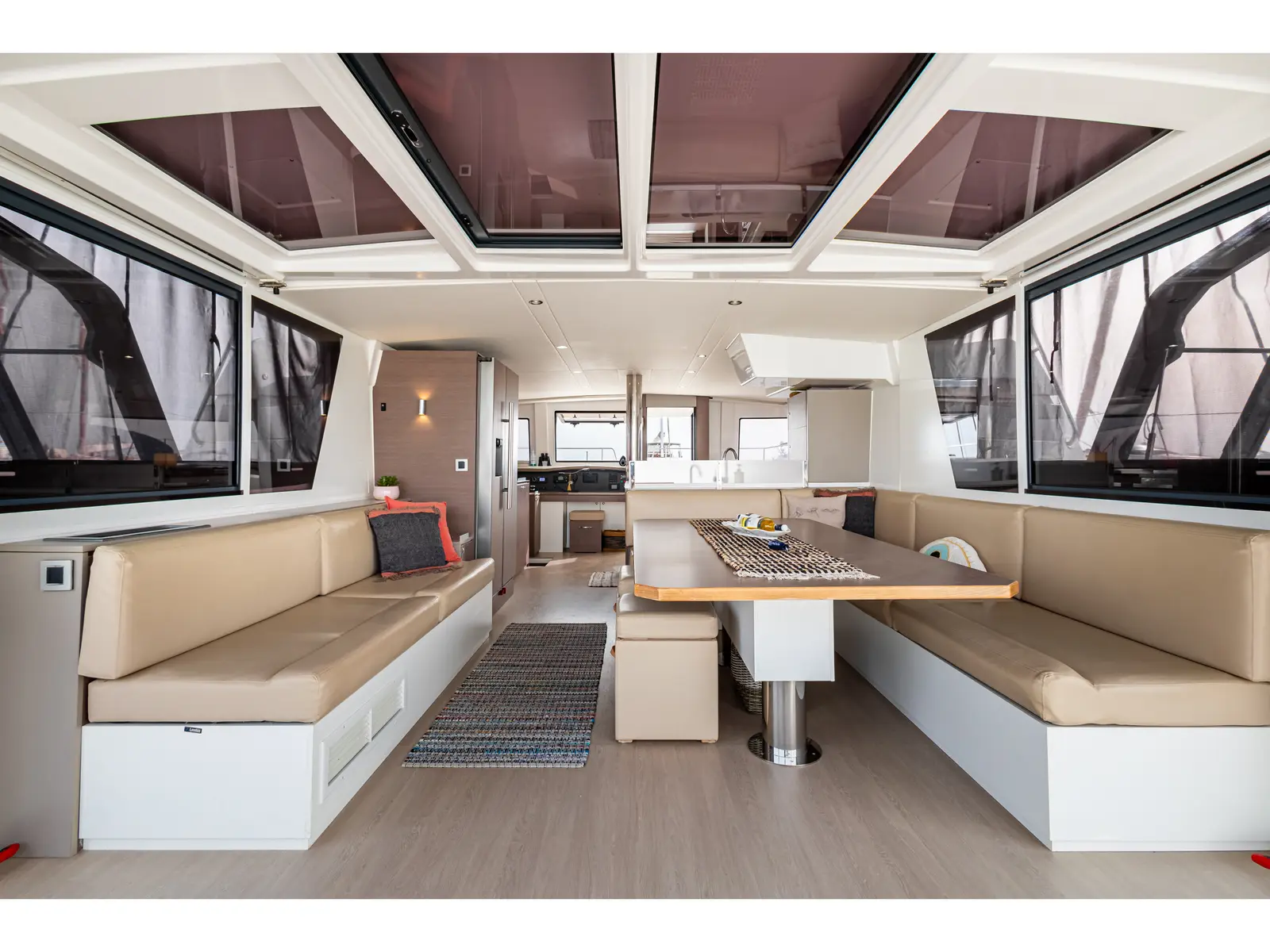 Calypso, Interior image