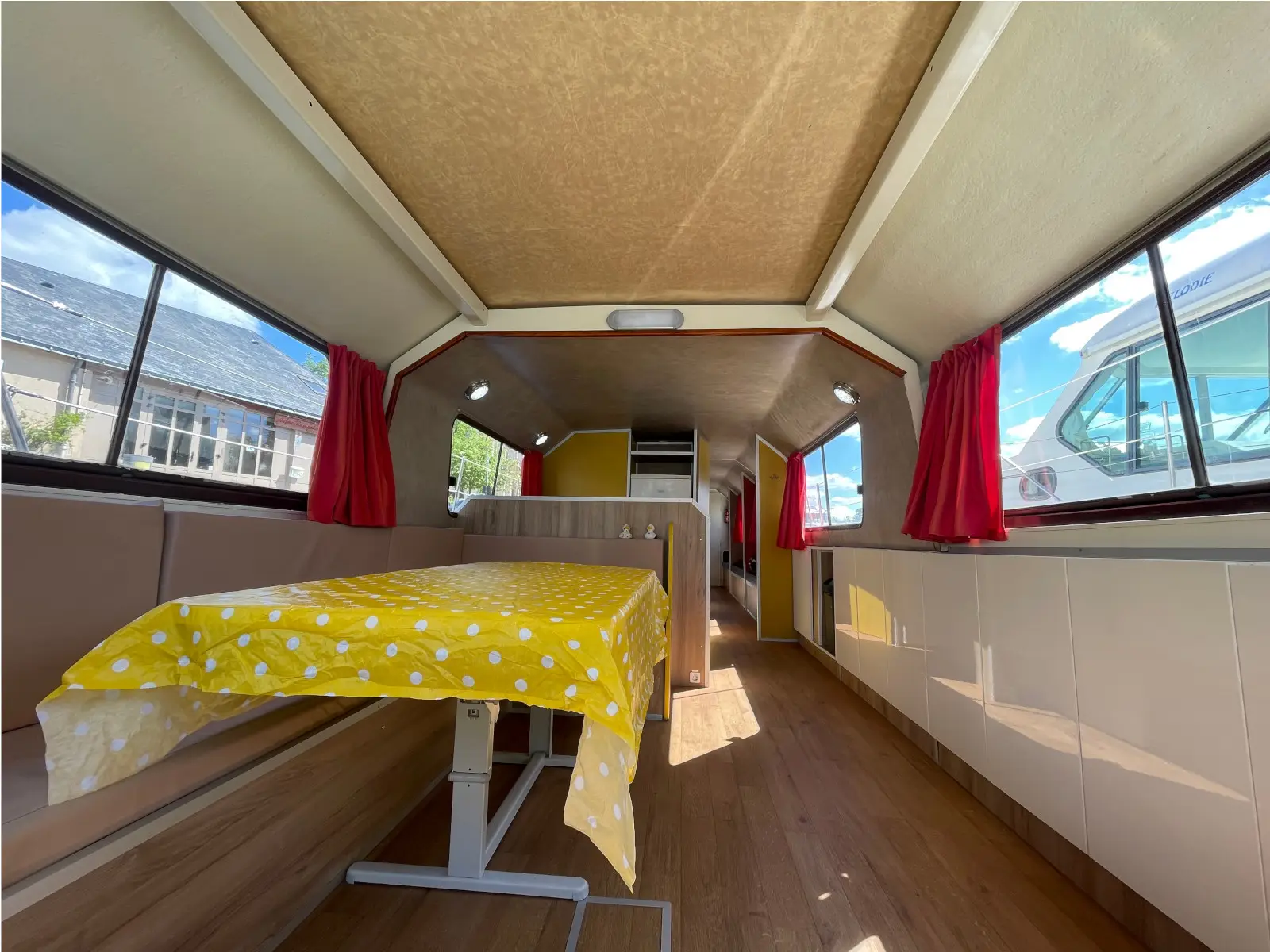 Liberty 1, Interior image
