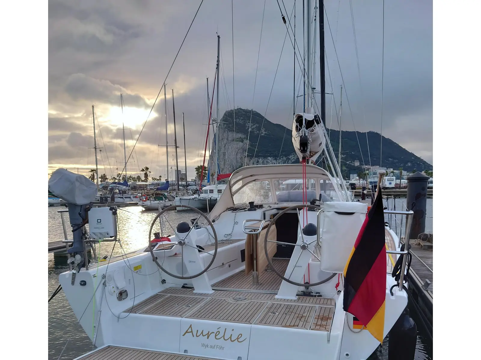 Aurelie, Main image