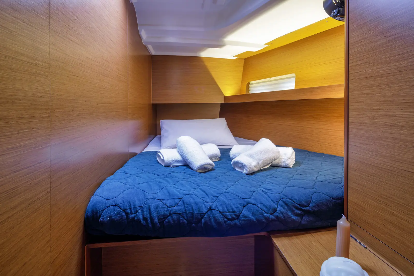 DISCOVERY BLUE, photograph 2