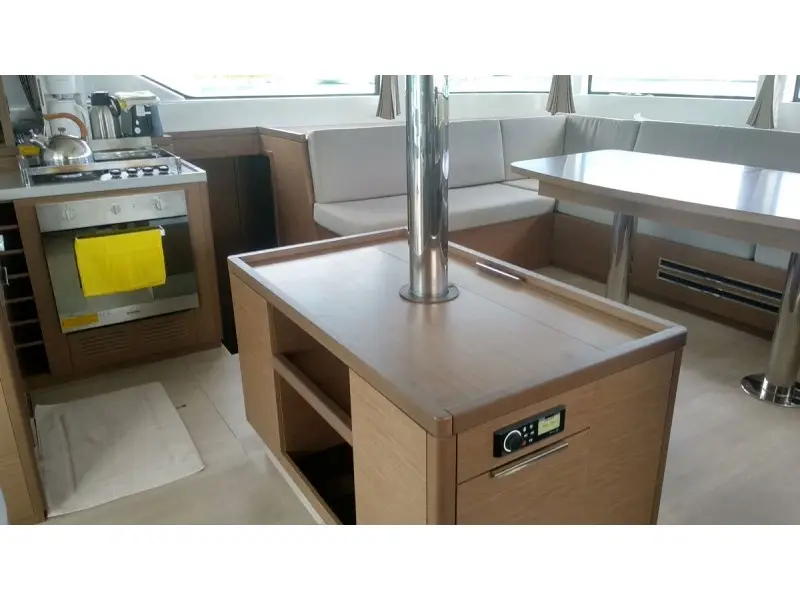 Ocean, Interior image
