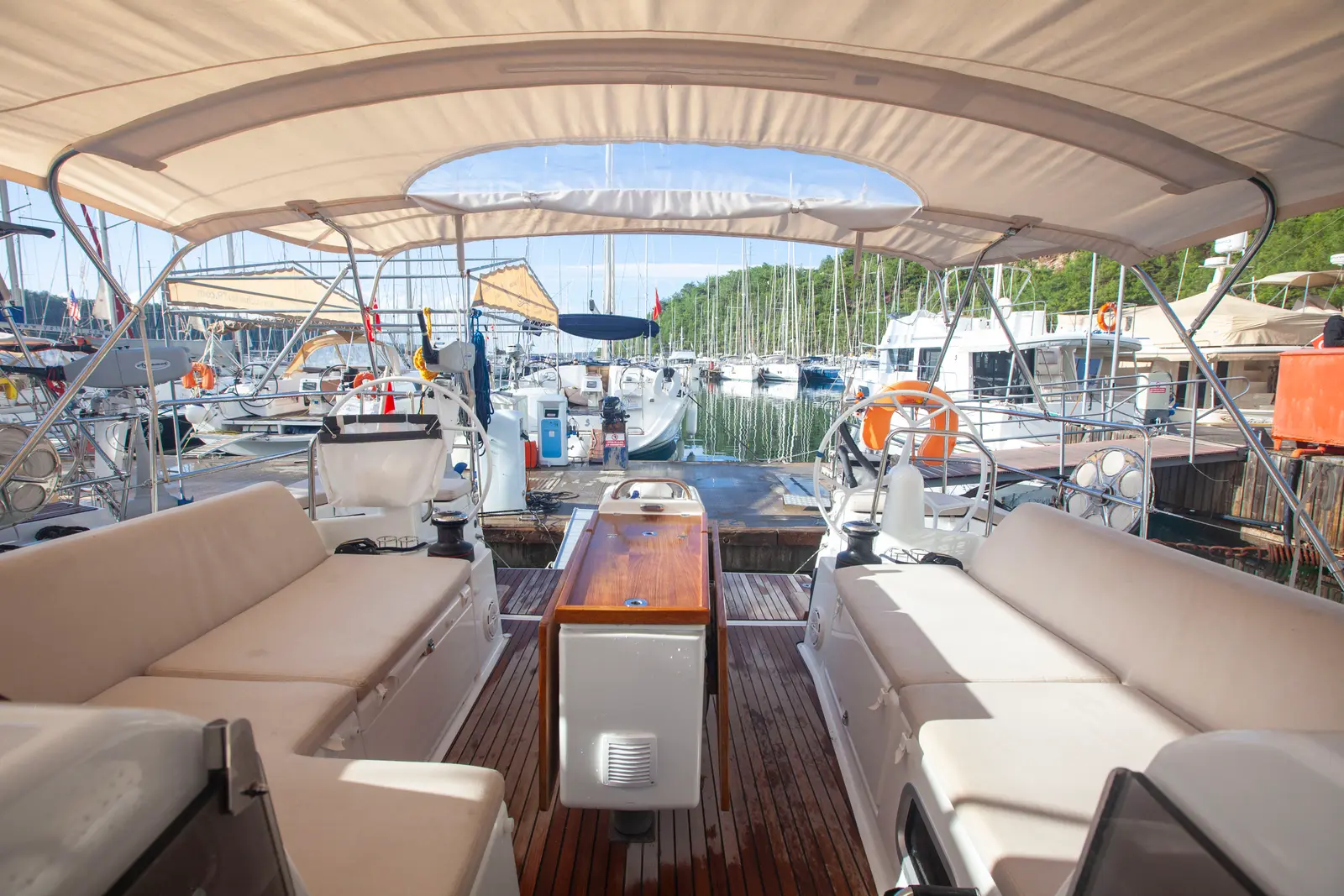 Celtic Breeze, Cockpit
