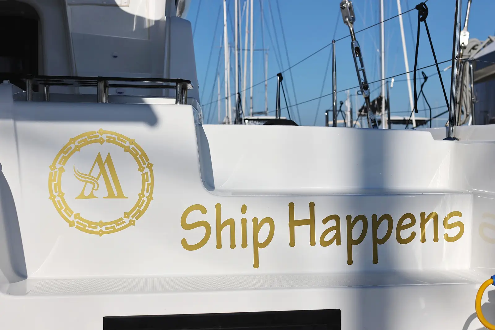SHIP HAPPENS, photograph 33