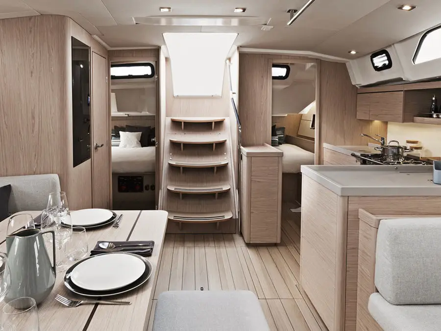 Oceanis 461/3/3 Classic, Interior image