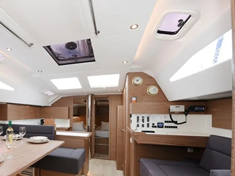 MOJITO - AC, Interior image
