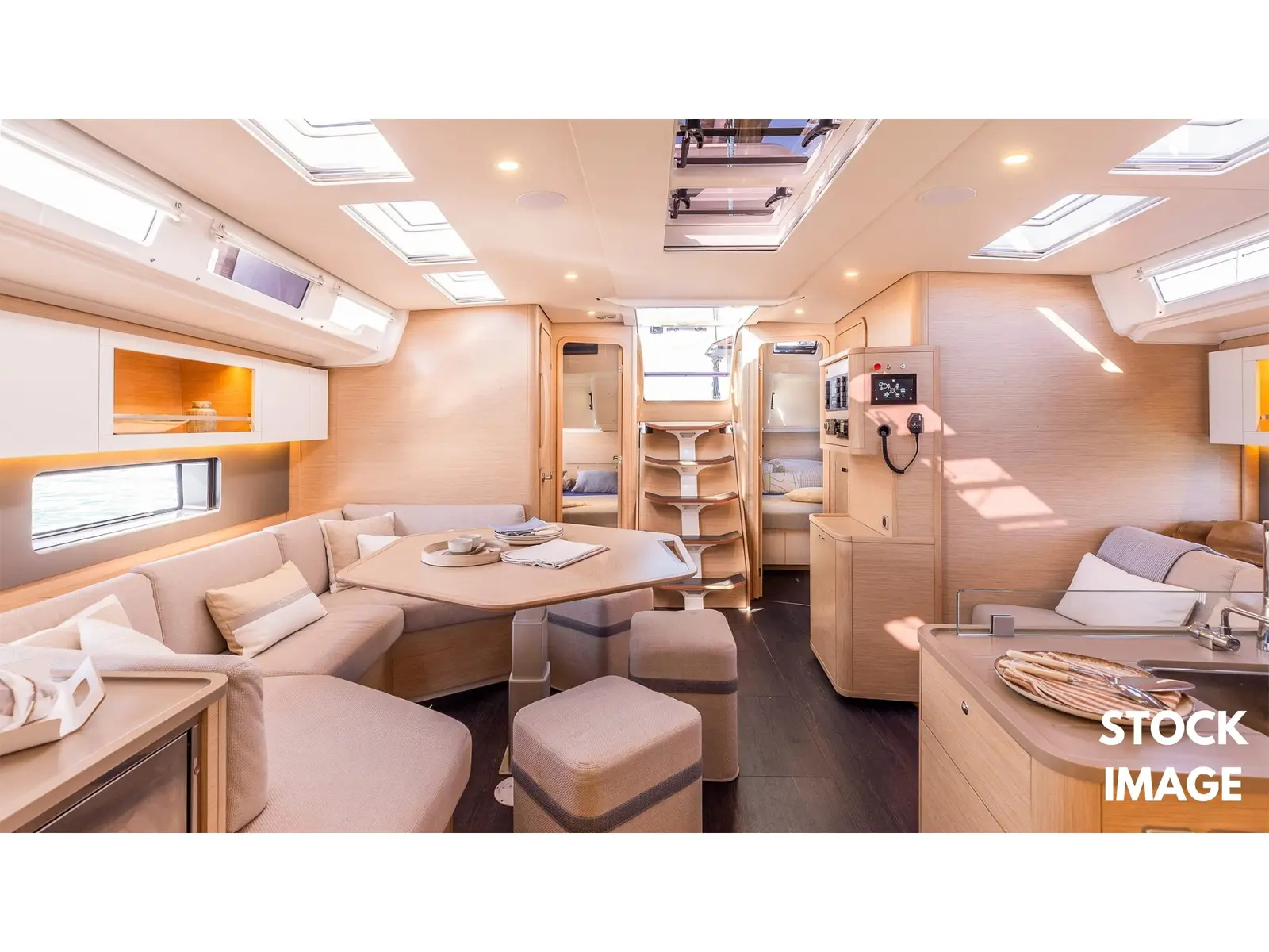 Betty - Water maker, Solar Panel, Interior image