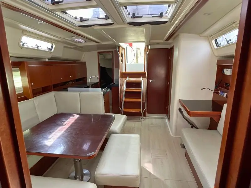 Sugar, Interior image