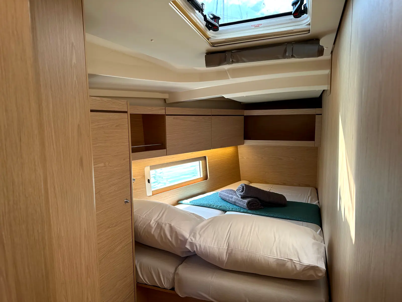 Sail Away (Refit 2025 - A/C - Electric Heads), photograph 17