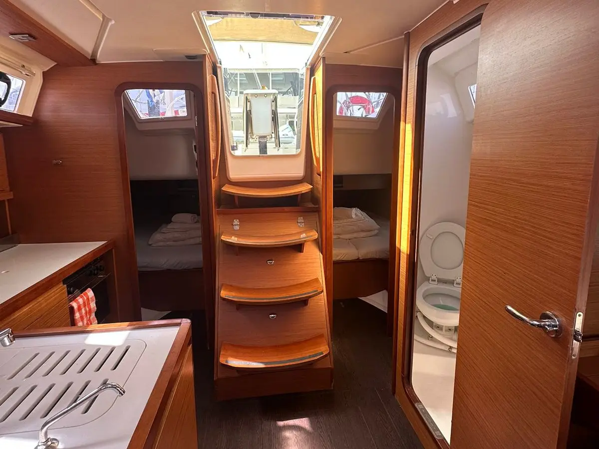 INO, Interior image