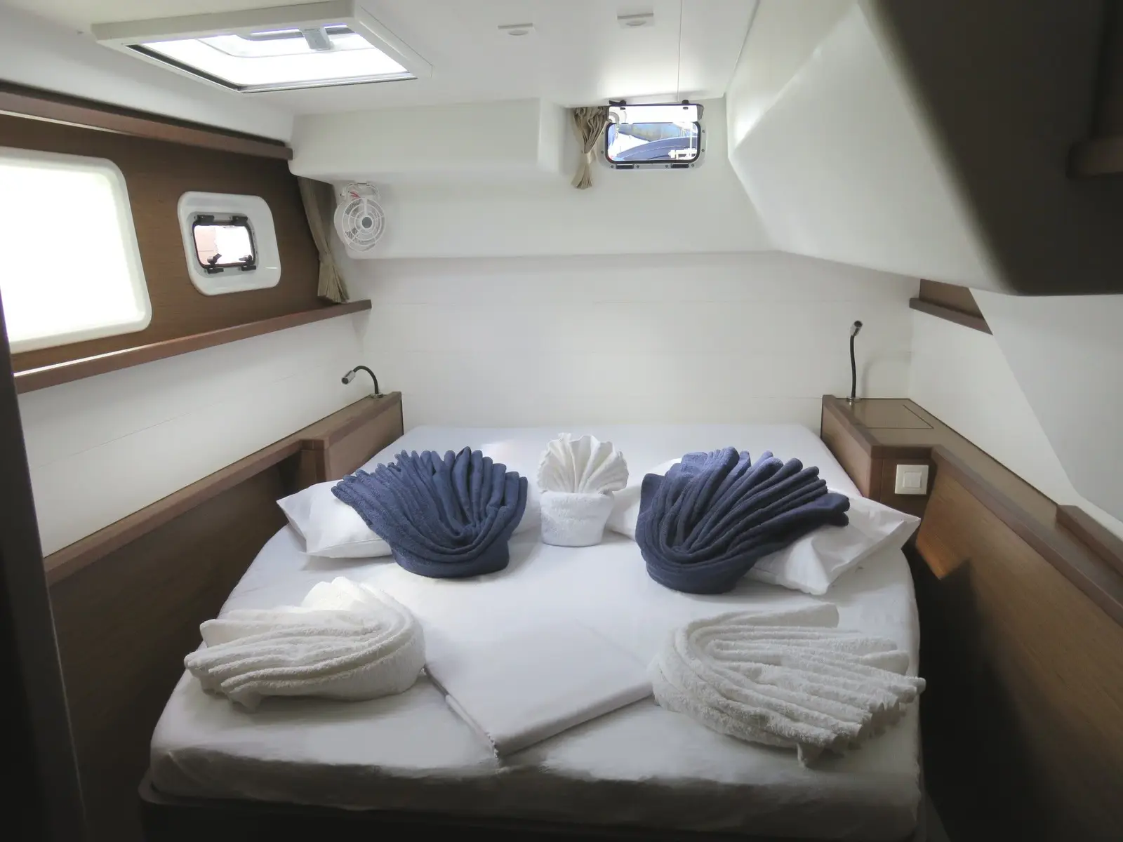 Lupin, Interior image